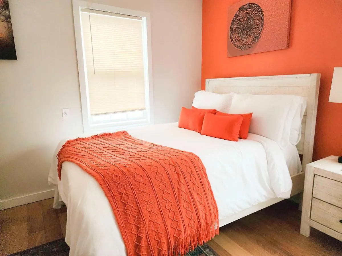 A New Splash Of Color In The Heart Of Queens New York Hébergement de vacances